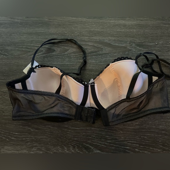 B Tempted lace lined balconette bra. NWT. - Picture 5 of 6